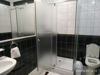 Гостиница Арго Симферополь Улучшенный люкс трехкомнатный с балконом-7